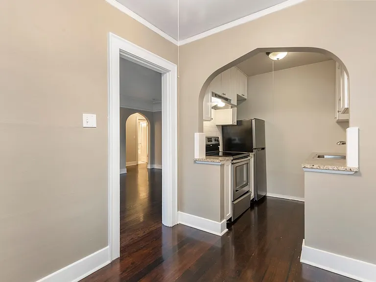Westland Manor — Photo 17