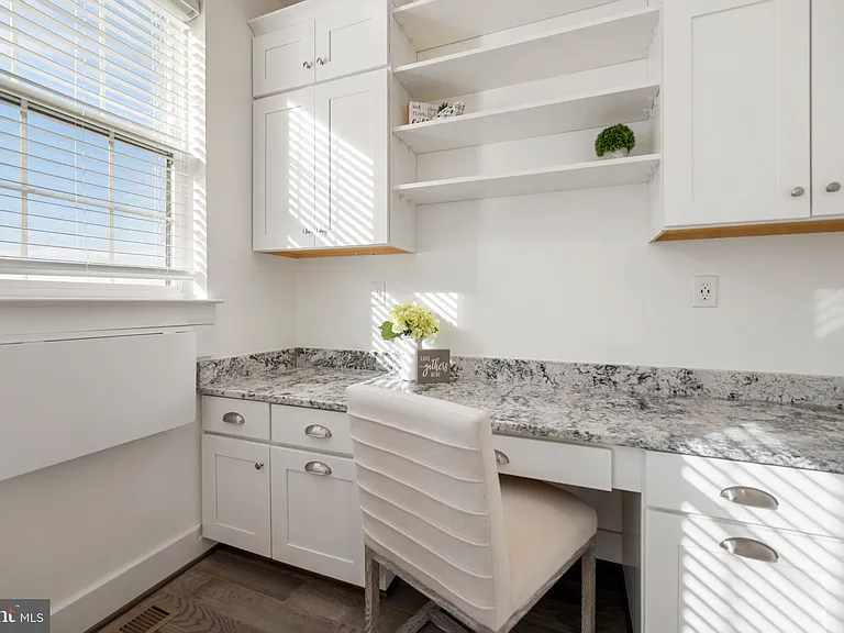 502 Windboard Way — Photo 16