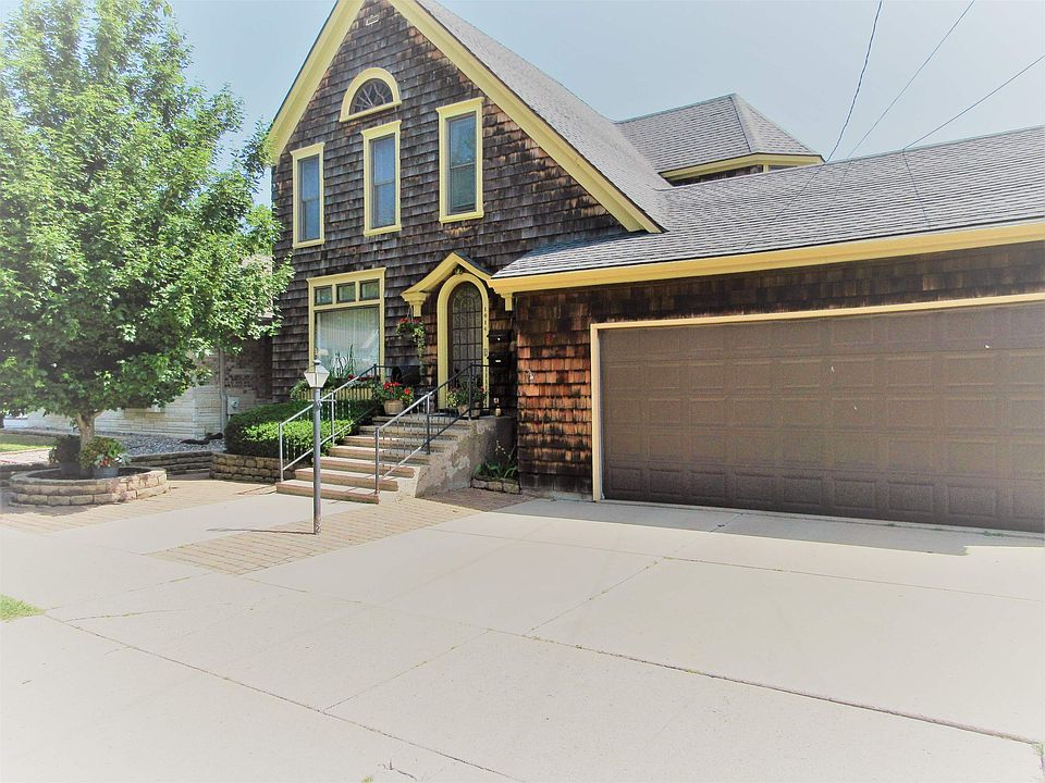 1st image of 1016 1st St