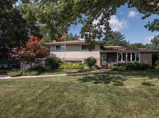 8434 S 84th Ave, Hickory Hills, IL