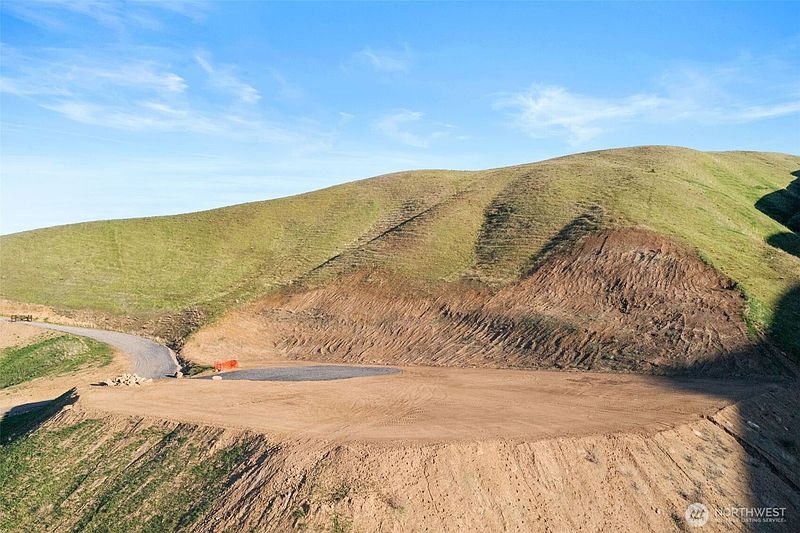 2nd image of 360 Diede Hills Lane