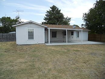 3rd image of 2320 Sybil Dr