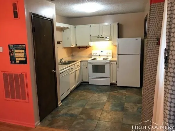 286 Faculty St Unit 103, Boone, NC 28607