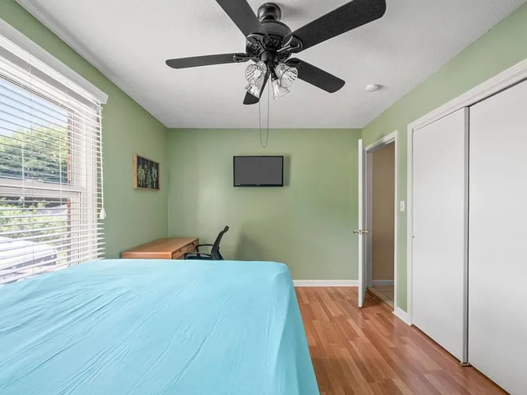 Bancroft Dr — Photo 10