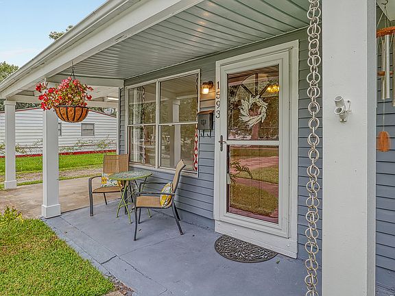 2nd image of 1593 W Robinhood Dr