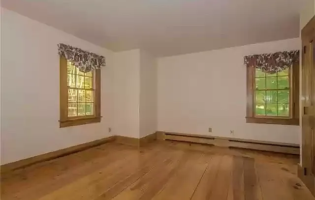 Master bedroom with en suite bath