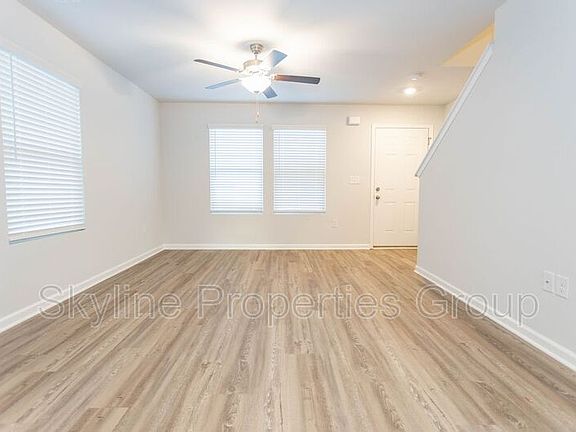 4th image of 429 Camella Cir