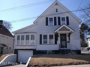 1713 18th St #A, Moline, IL 61265