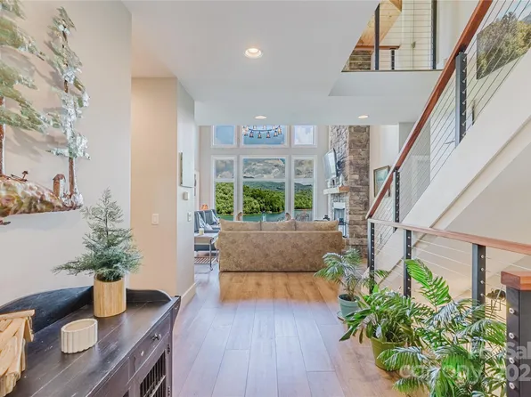 216 Alarka Point, Bryson City, NC 28713