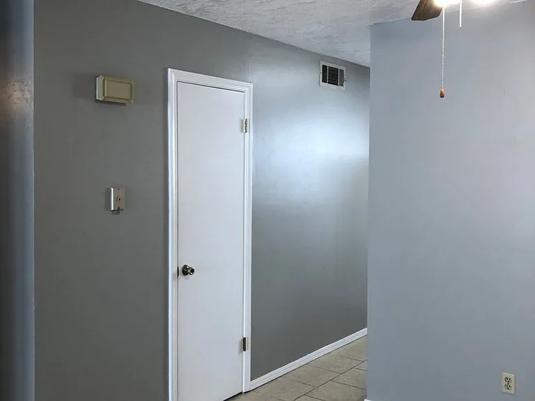 902 NE Tortoise Dr — Photo 2