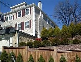 1st image of 135 Shonnard Pl #1