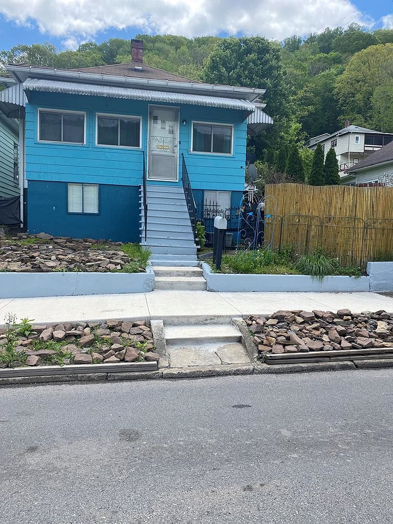 1504 1/2 Temple St, Hinton, WV 25951 Zillow