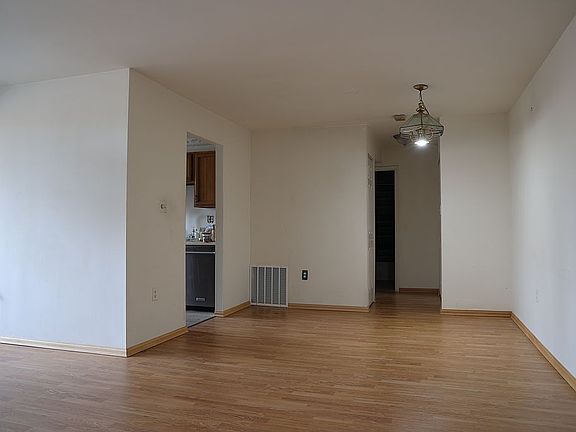 3rd image of 5606 Bloomfield Dr Suite 1