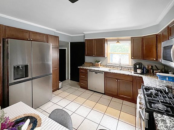 4th image of 217 N Lewis Ave