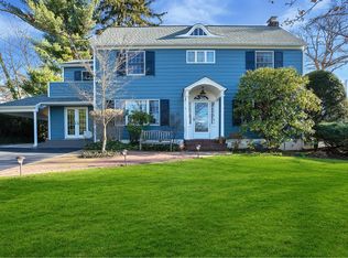 40 Van Arsdale Pl, Manhasset, NY 11030