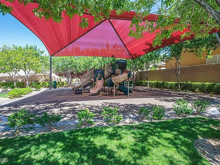 8368 Creek Canyon Ave — Photo 32