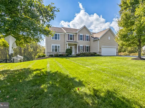 193 Mill House Dr, Lincoln University, PA 19352
