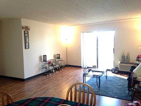 2nd image of 1700 Wedgewood Dr APT 216
