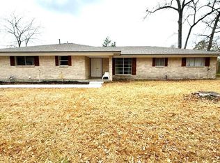 101 Summit Dr, Conroe, TX 77303