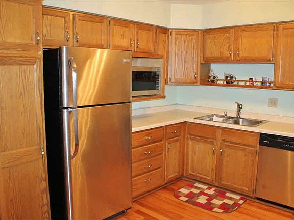 3rd image of 812 S Park Ave APT 2G
