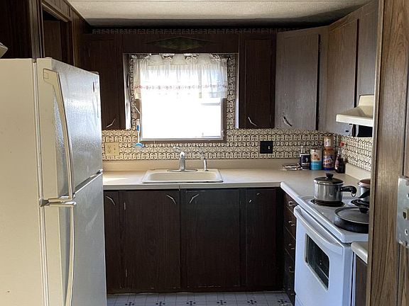4th image of 52 Goya Dr