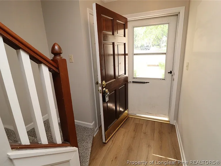 118 Planetree Ln — Photo 2