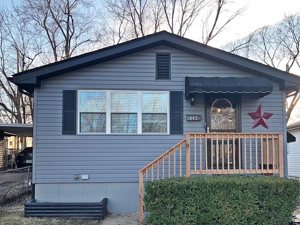 1st image of 642 De Merville Ave