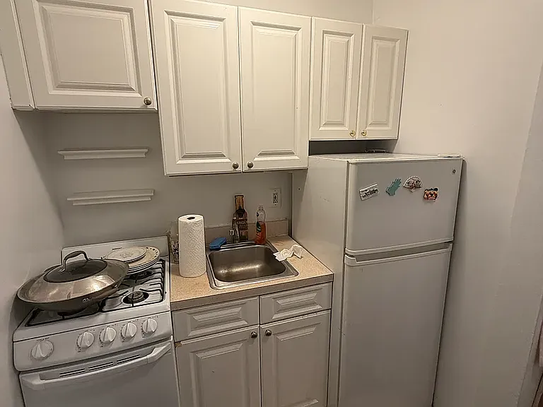 420 E 82nd St #1J — Photo 4
