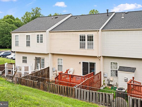 5th image of 2585 Sylvan Moor Ln