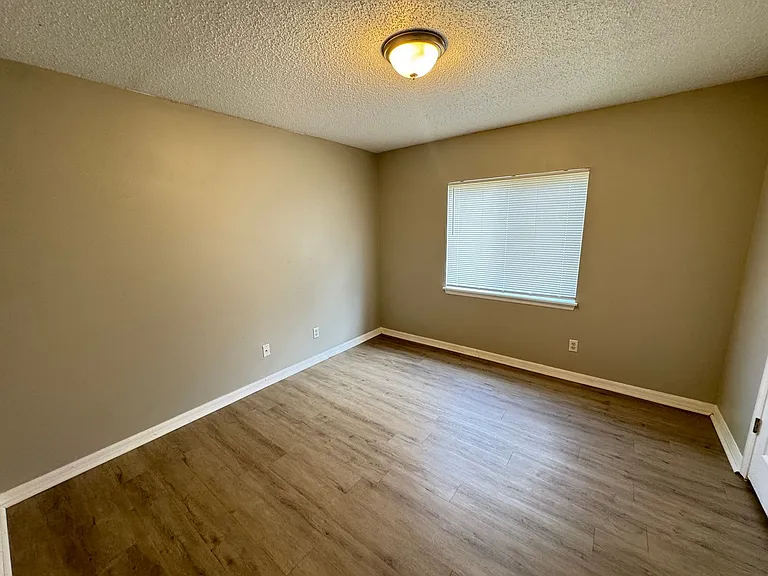 817 Eastern Ave — Photo 19