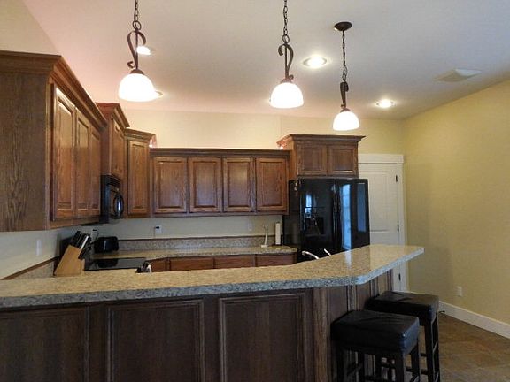 2nd image of 710 Carriagegate Ln