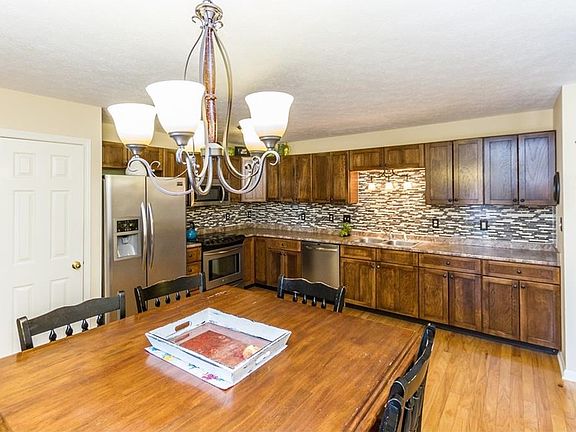 4th image of 6448 Brooks Bend Blvd