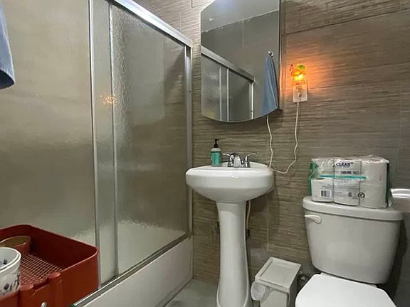 4th image of 519 Throop Ave APT 1