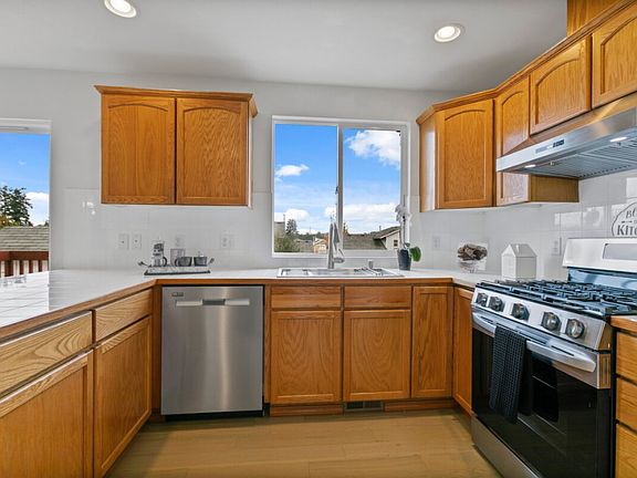 5th image of 2313 190th St SW