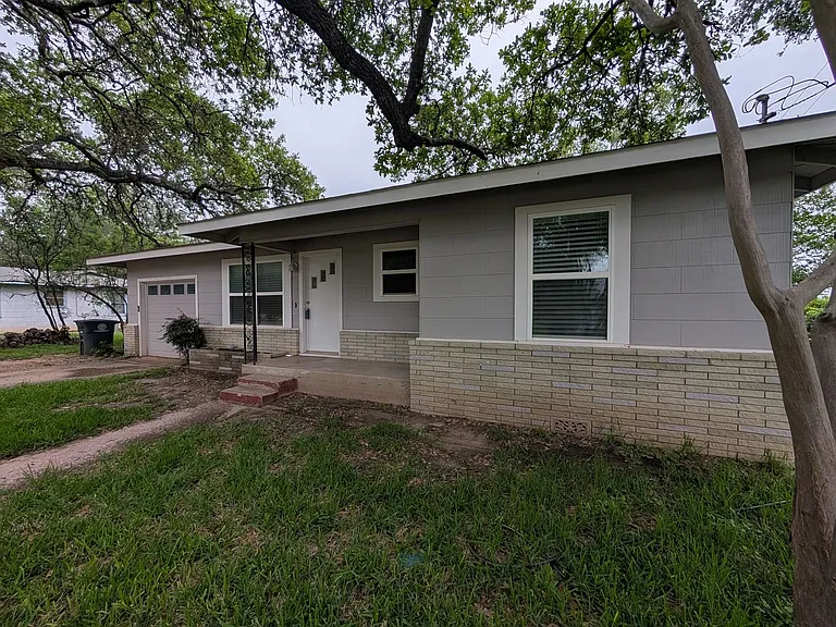 106 Woodland Ave — Photo 3
