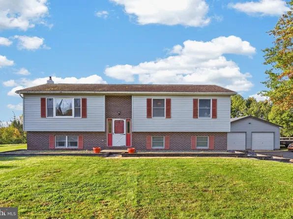 176 Oberholtzer Rd, Gilbertsville, PA 19525