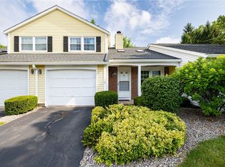 63 Old Stone Ln, Rochester, NY 14615