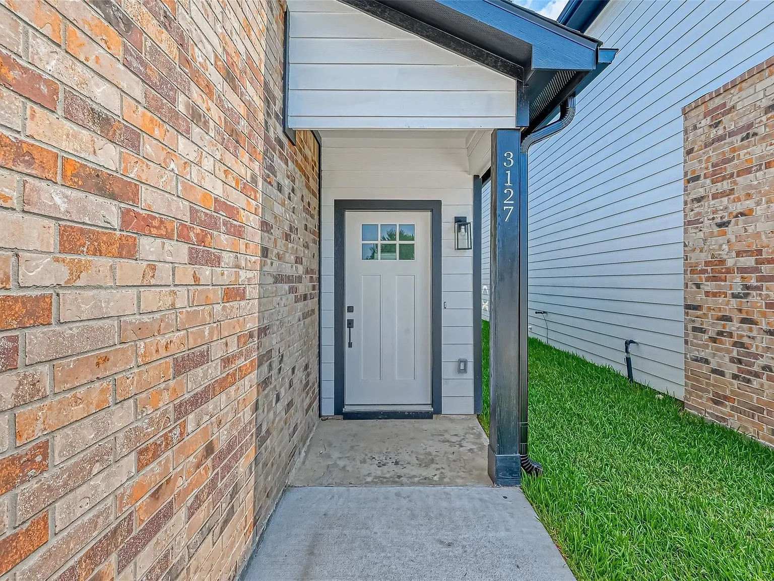 3 bed, 2.5 bath, 1871 sqft, $2,775 — Photo 3