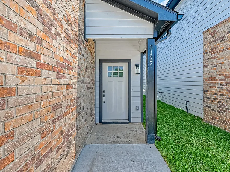 3127 Bolt St — Photo 3