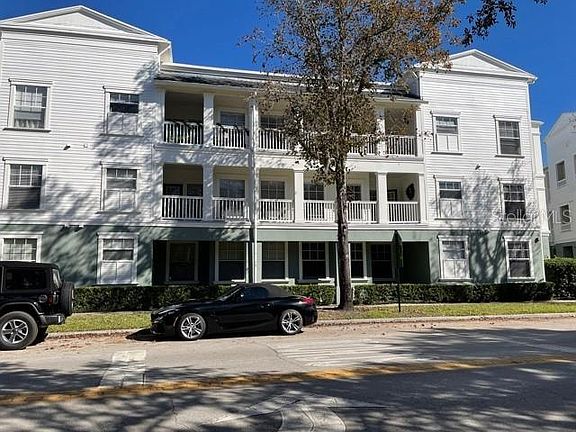 5th image of 593 Campus St #593
