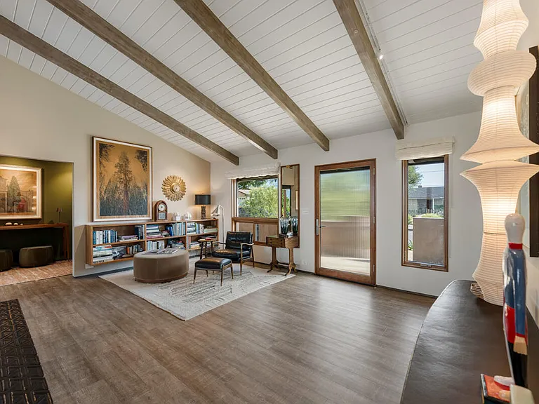 1724 La Coronilla Dr — Photo 11