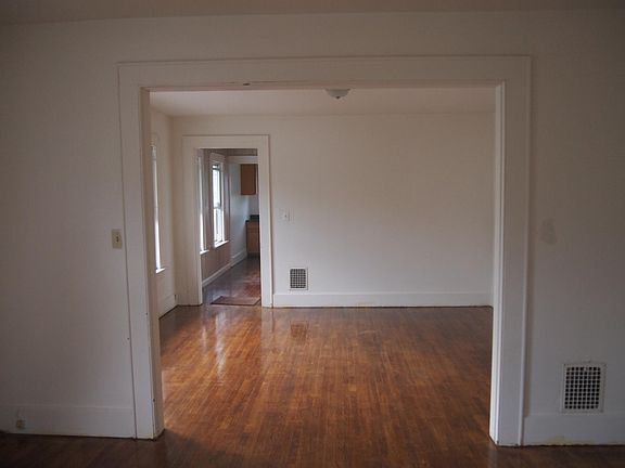 5th image of 3 Gardners Ln Floor 2