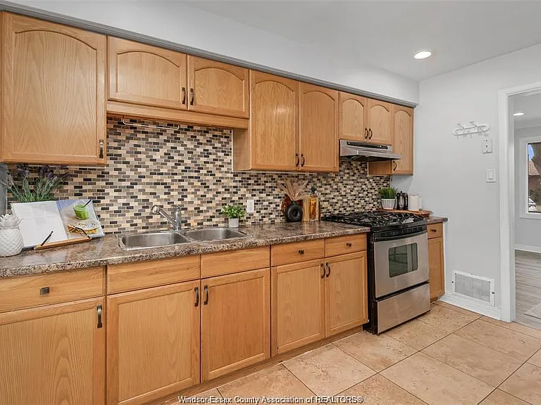 1217 Harrison Ave — Photo 10