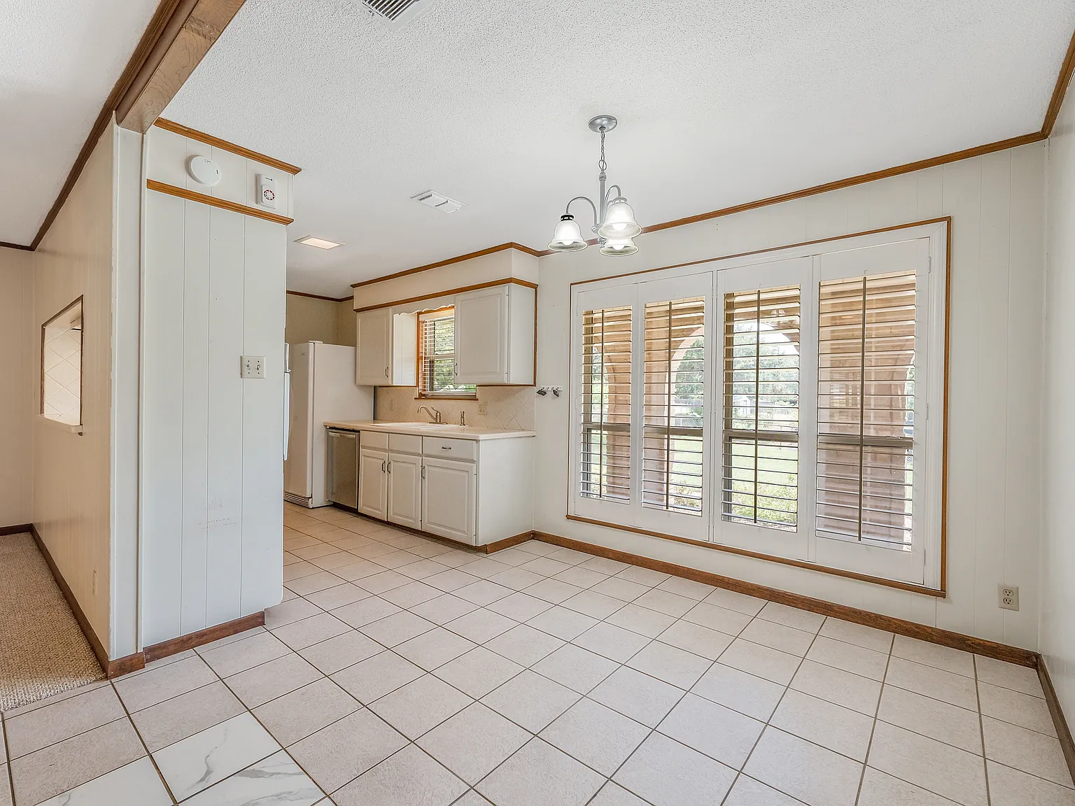 3 bed, 1603 sqft, $2,000 — Photo 4