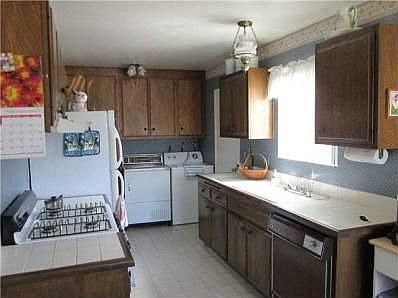 3rd image of 3549 Mira Pacific Dr