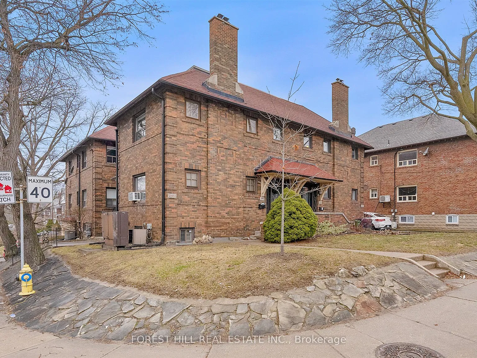 3 bed, $2,950 — Photo 2