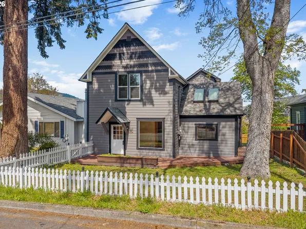 1220 Eugene St, Hood River, OR 97031