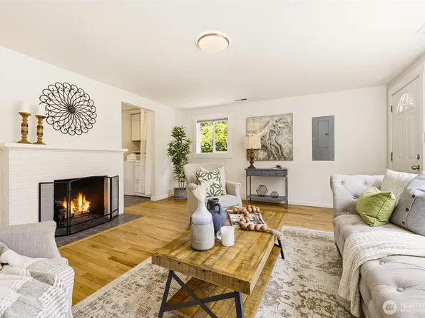 2722 NE Blakeley Street, Seattle, WA 98105