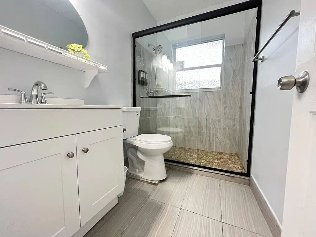 3 bed, 2.0 bath, 1356 sqft, $2,700 — Photo 3