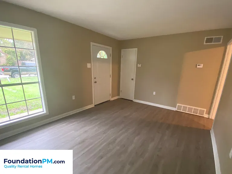 901 Chesterton Dr — Photo 7
